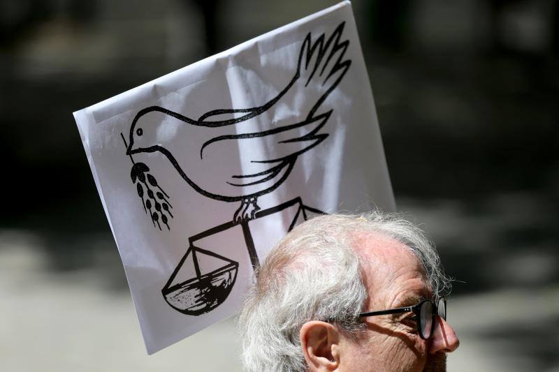 La manifestación de la plataforma estatal 'OTAN no', el acto de central de la contracumbre, no ha sido ni mucho menos multitudinaria.