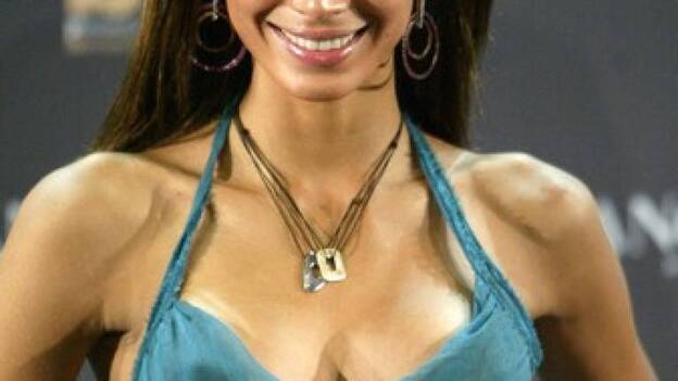 Raica Oliveira, novia de Ronaldo, modelo de la casa Lancome en la Pasarela Barcelona