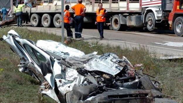 Mueren tres personas arrolladas por un camión en Gallur