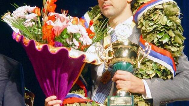 El ruso Krámnik se convierte en el primer campeón absoluto de ajedrez desde 1993