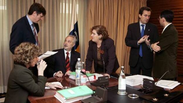 El Gobierno canario cuestiona que López Aguilar no dimita