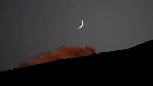 El fuego ataca a una zona de matorral y se evalúa si es necesario evacuar pastores