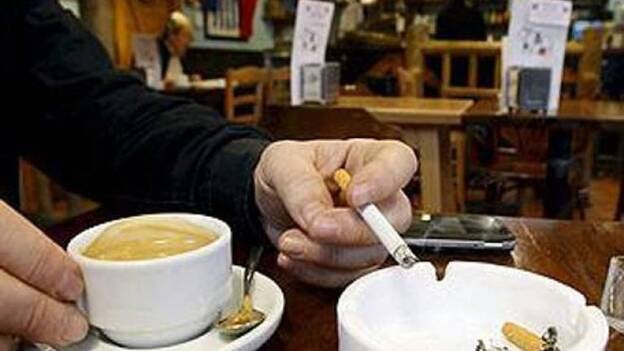 Los empresarios avisan de un cierre patronal "sin precedentes" en Canarias contra la ley antitabaco