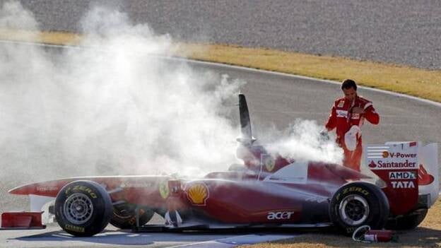 El Ferrari de Massa se detiene tras doce vueltas por posible rotura de motor