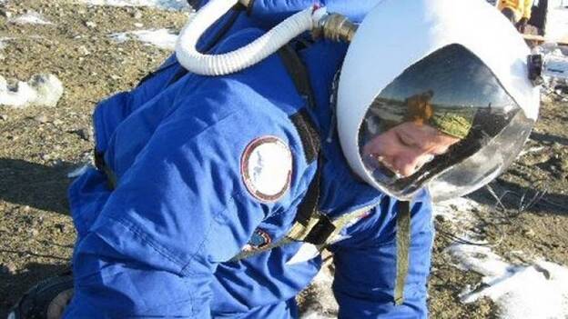 La NASA prueba en la Antártida su traje espacial para Marte