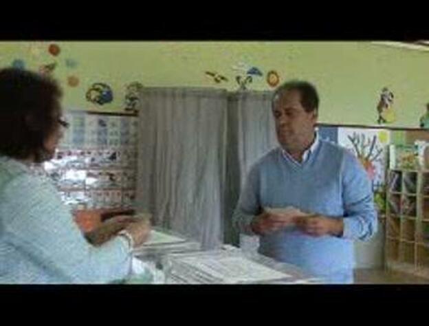 El diputado nacional por CC, José Luis Perestelo, vota en La Palma