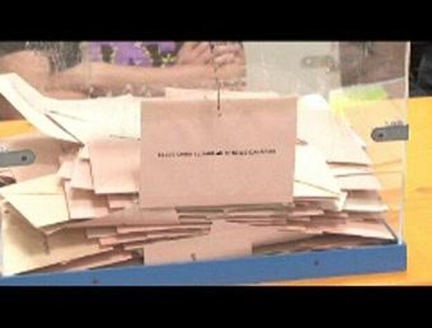 Los colegios electorales de Canarias cierran sus puertas