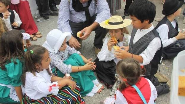 Los niños lanzaroteños celebraron el Día de Canarias