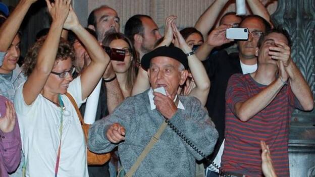 Los 'indignados' se fueron del Congreso tras 6 horas de protesta