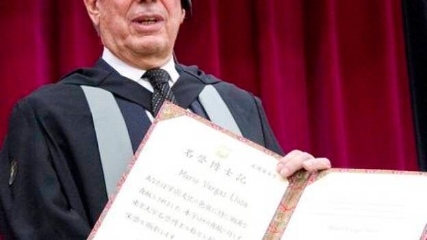 Vargas Llosa insta a los "indignados" a no salirse del sistema