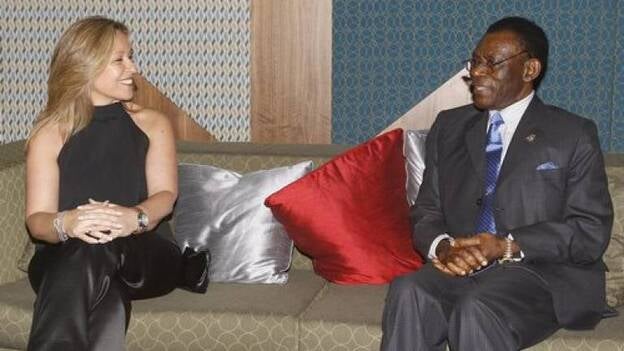 Obiang recibe a Trinidad Jiménez en Guinea Ecuatorial