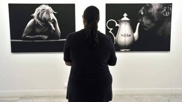 Marta Pérez y René Peña muestran en blanco y negro sus "Relaciones negativas"