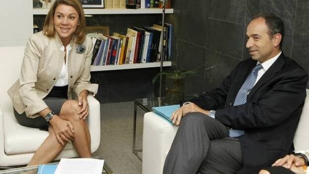 Cospedal ve "casi delictivo" tener recetas contra el paro y no aplicarlas