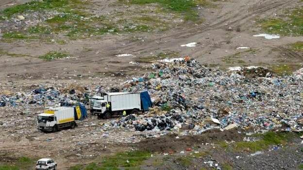 El fiscal denuncia un delito ecológico en el vertedero de Salto del Negro