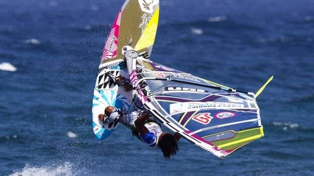 El venezolano Estredo se impone en estilo libre