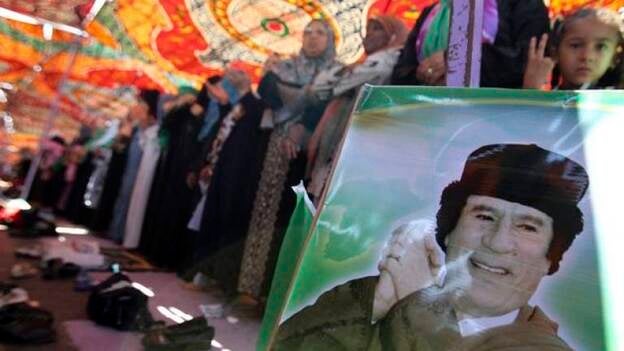 Gadafi vuelve a retar a la OTAN y asegura que su régimen no se acaba con él