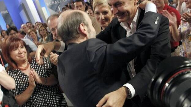 Zapatero y Rubalcaba consuman la bicefalia