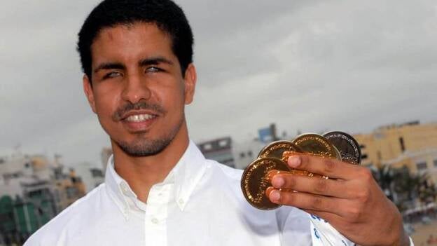 Enhamed llega a Las Palmas con sus 5 medallas