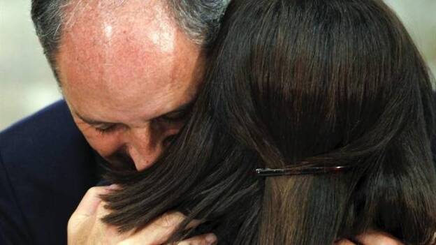 Camps dimite, pero se declara inocente