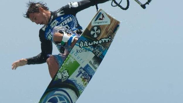 Gisela Pulido y Youri Zoon, ganadores de la eliminatoria simple, apuntan al título en el Mundial de Fuerteventura de Kiteboarding