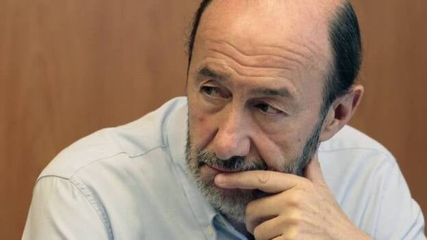 Rubalcaba pide a sindicatos y patronal un acuerdo urgente sobre rentas