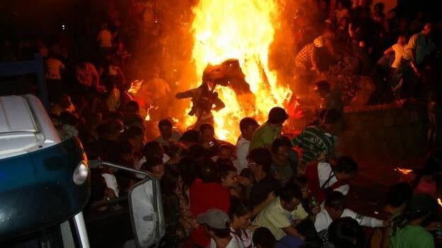 Fuego en la Suelta del Perro Maldito