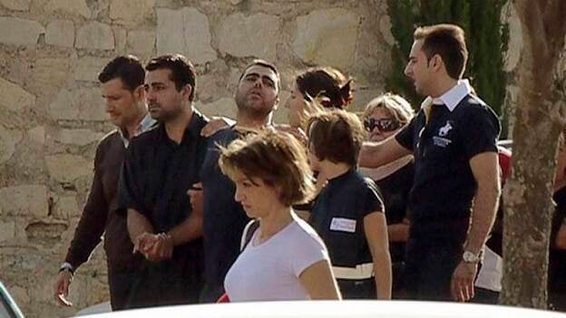 Reciben sepultura los dos niños asesinados por su madre en Jaén