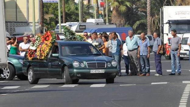 Dolor en el último adiós a Mari
