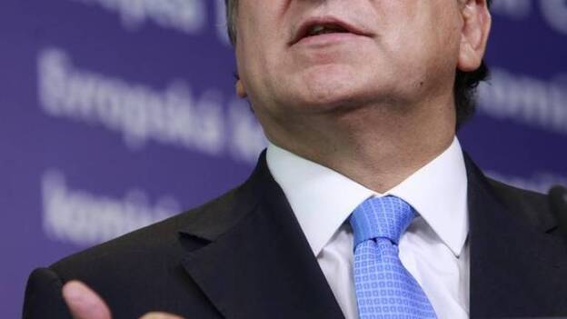 Barroso advierte contra reacciones pánico y critica ingreso de Grecia en euro