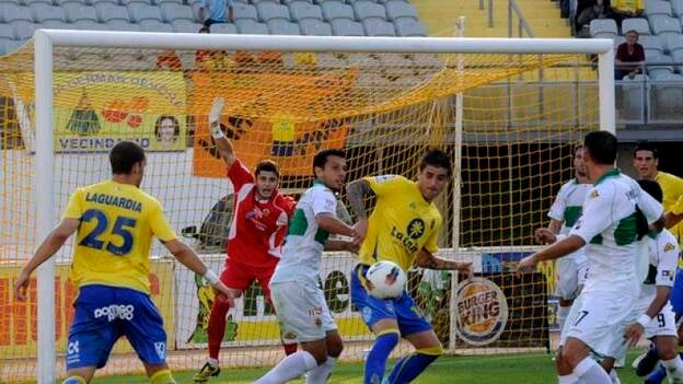 Portillo, fogonazos de levedad