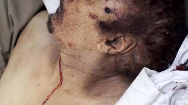 El Consejo Nacional de Transición anuncia la muerte de Gadafi