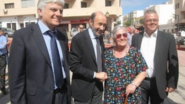 Visita fugaz de Rubalcaba a Fuerteventura y Tenerife