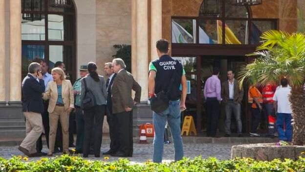 Permanecen ingresados 8 de los 23 heridos en la explosión de gas de un hotel de Mogán