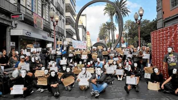 Silencio para exigir respuestas
