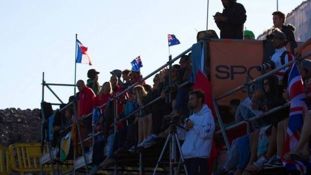 Los mejores ‘riders’ se dan sus primeros chapuzones en Gáldar