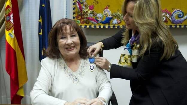 Marifé de Triana recibe la Medalla de Oro al Mérito en el Trabajo