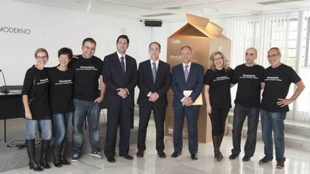 'Photobrik' cambia botes de leche por secretos de la fotografía