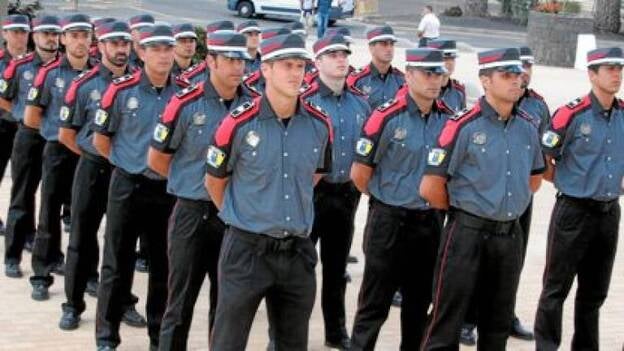 Martín: «La Policía Canaria morirá en mayo de 2012»