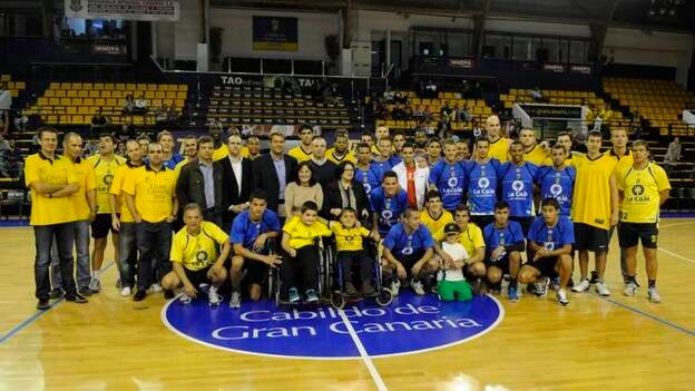 El ‘Futbolcesto solidario’