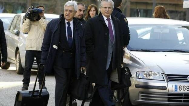 El juez acude sin apenas apoyo en la calle a la segunda jornada del juicio por las escuchas de Gürtel