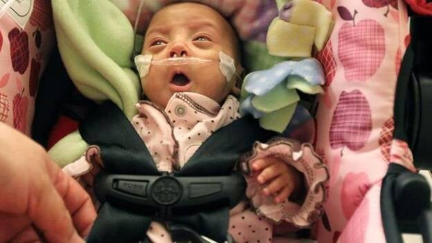 El bebé milagro ya está en casa