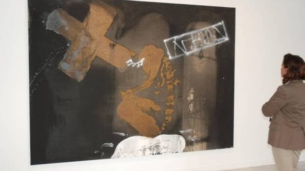 El CAAM exhibe una obra emblemática de Tapiès
