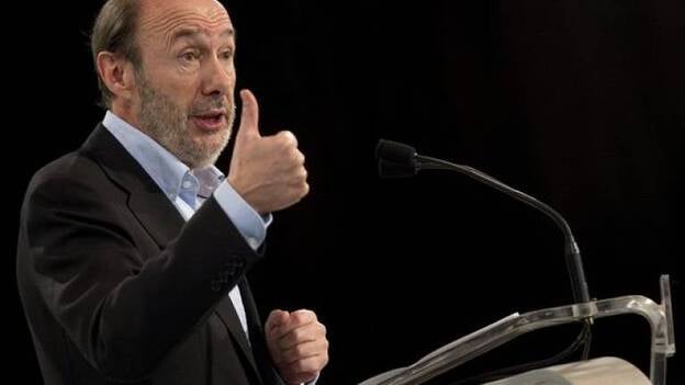Rubalcaba denuncia la "campaña repugnante de ataque" a los sindicatos