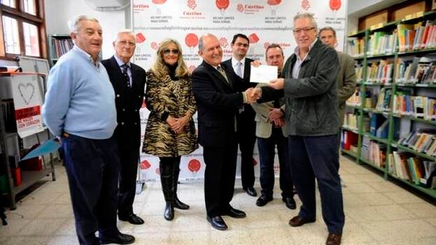 El Náutico entrega 66.000 euros a Cáritas, recaudados en Carnaval