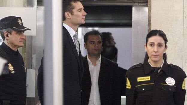 Urdangarin reconoce que el Rey le pidió en 2006 que dejara sus actividades