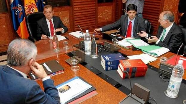 CC amenaza con subir los impuestos el próximo año