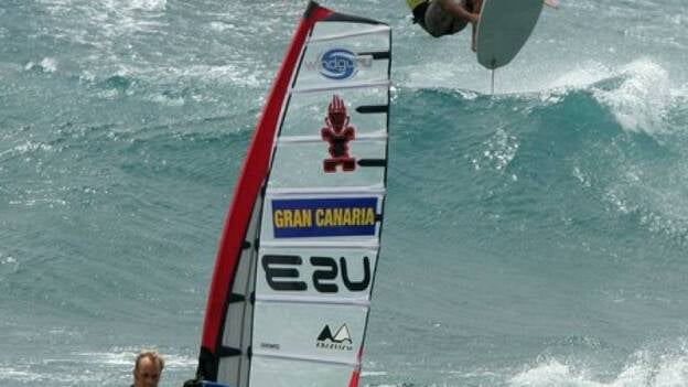 El Médano acoge la primera prueba del circuito canario de Slalom de windsurf