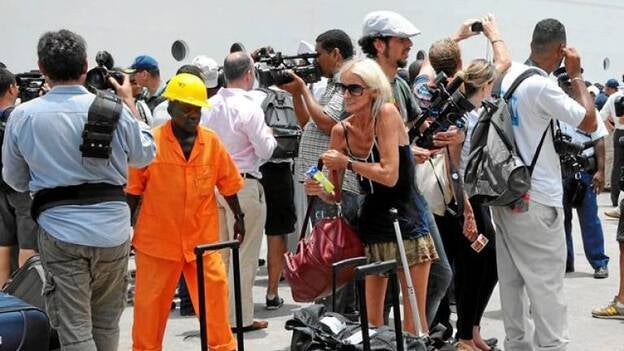 Llegan a Gran Canaria tras la odisea del "Costa Allegra"