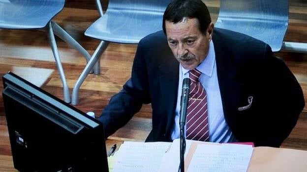 Julián Muñoz niega sobornos de Roca, al que desliga de la moción de censura