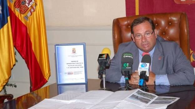 Gorrín cesa en Santiago del Teide a Doble, con lo que se rompe el pacto PP-PSOE